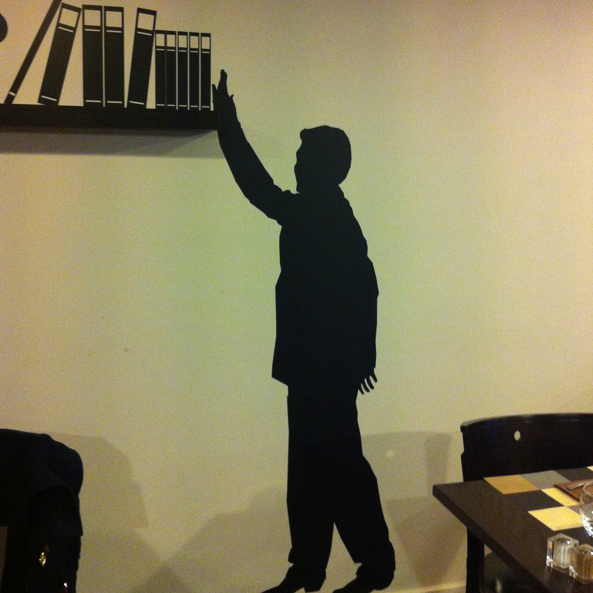 silhouette-murale-dans-un-restaurant Silhouette murale dans un restaurant
