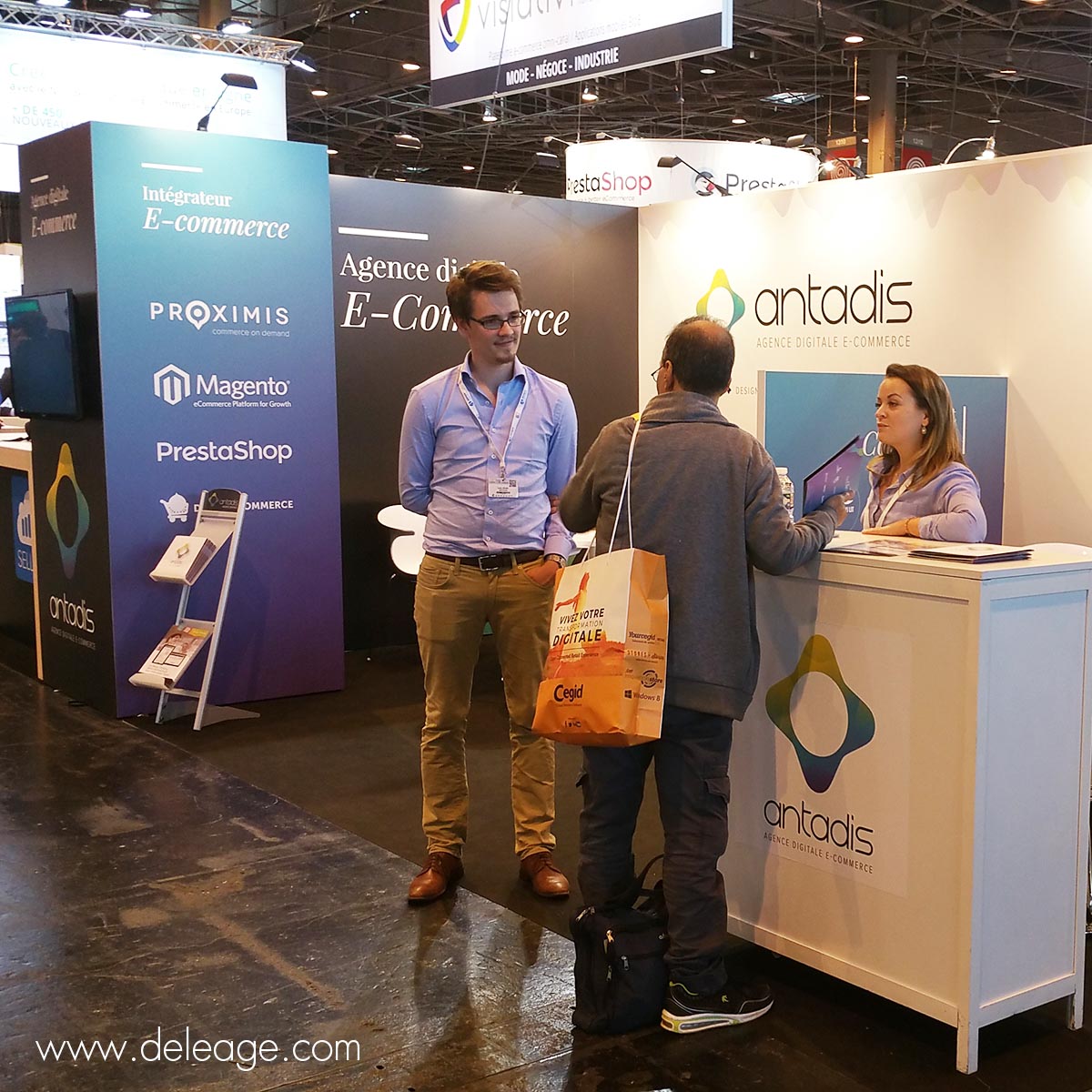expostion-stand-tv-porte-brochure Expostion stand tv porte brochure