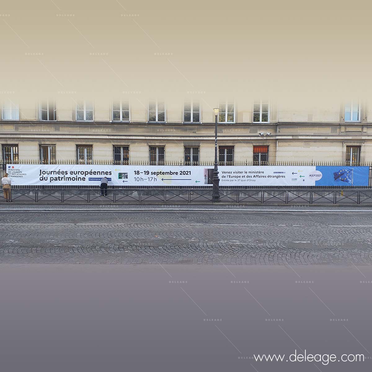 bache-sur-grille-25x1,4m-3 Bâche sur grille 25x14m — Exposition extérieure PYRAMIDE ZIG ZAG M (vue 3)