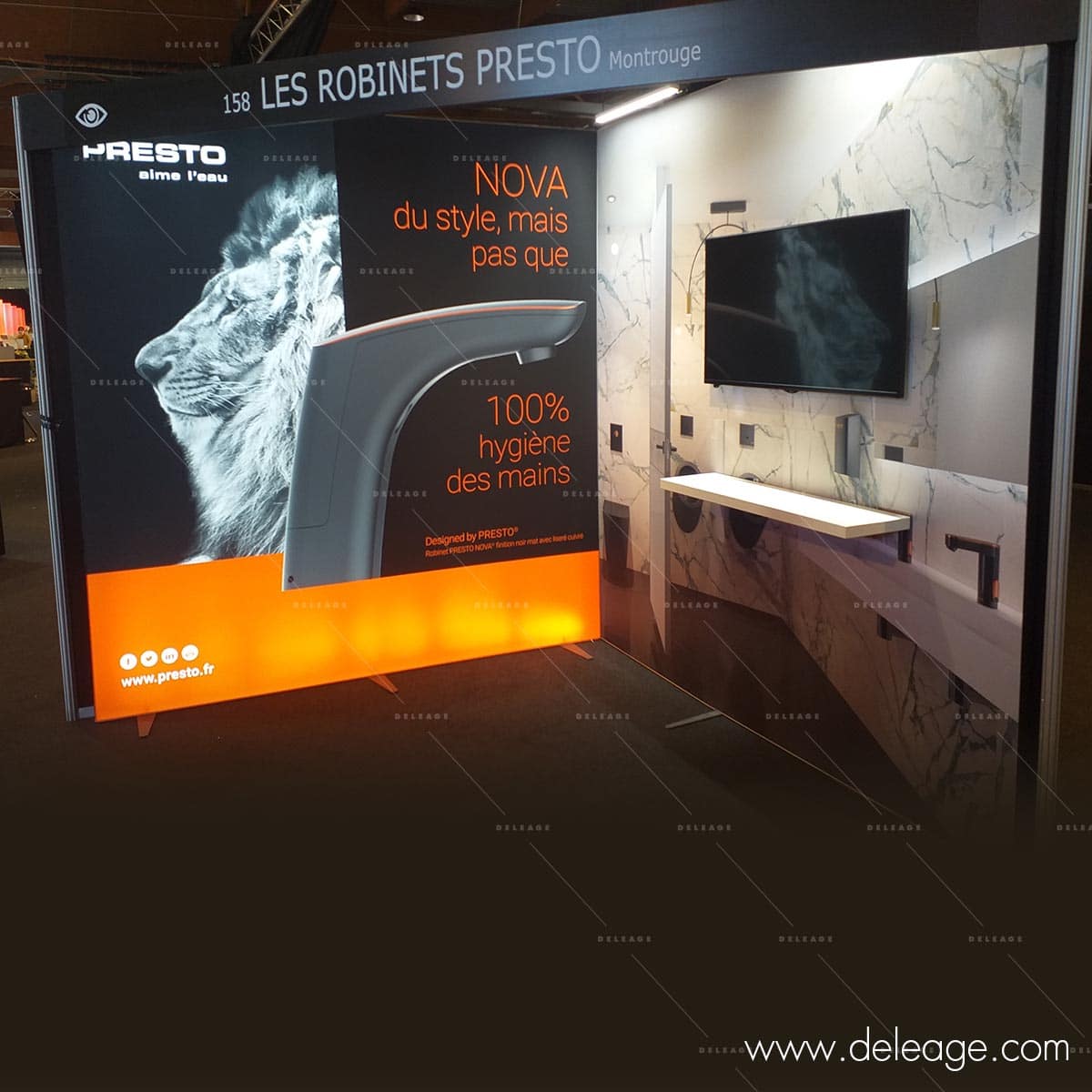 stand-tissu-lumineux-tv-etagere-autoportant-1 Stand tissu lumineux TV étagère autoportant — Stand modulaire HLINE 12m² avec réserve