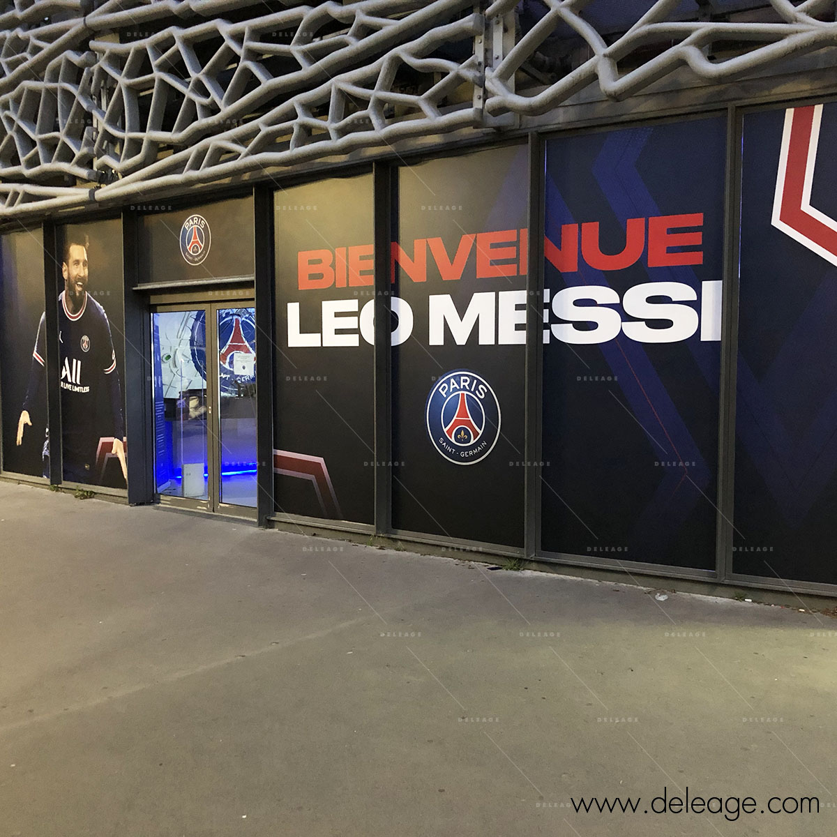 vitrine-psg-megastore-decoration-1 Décoration mégastore PSG