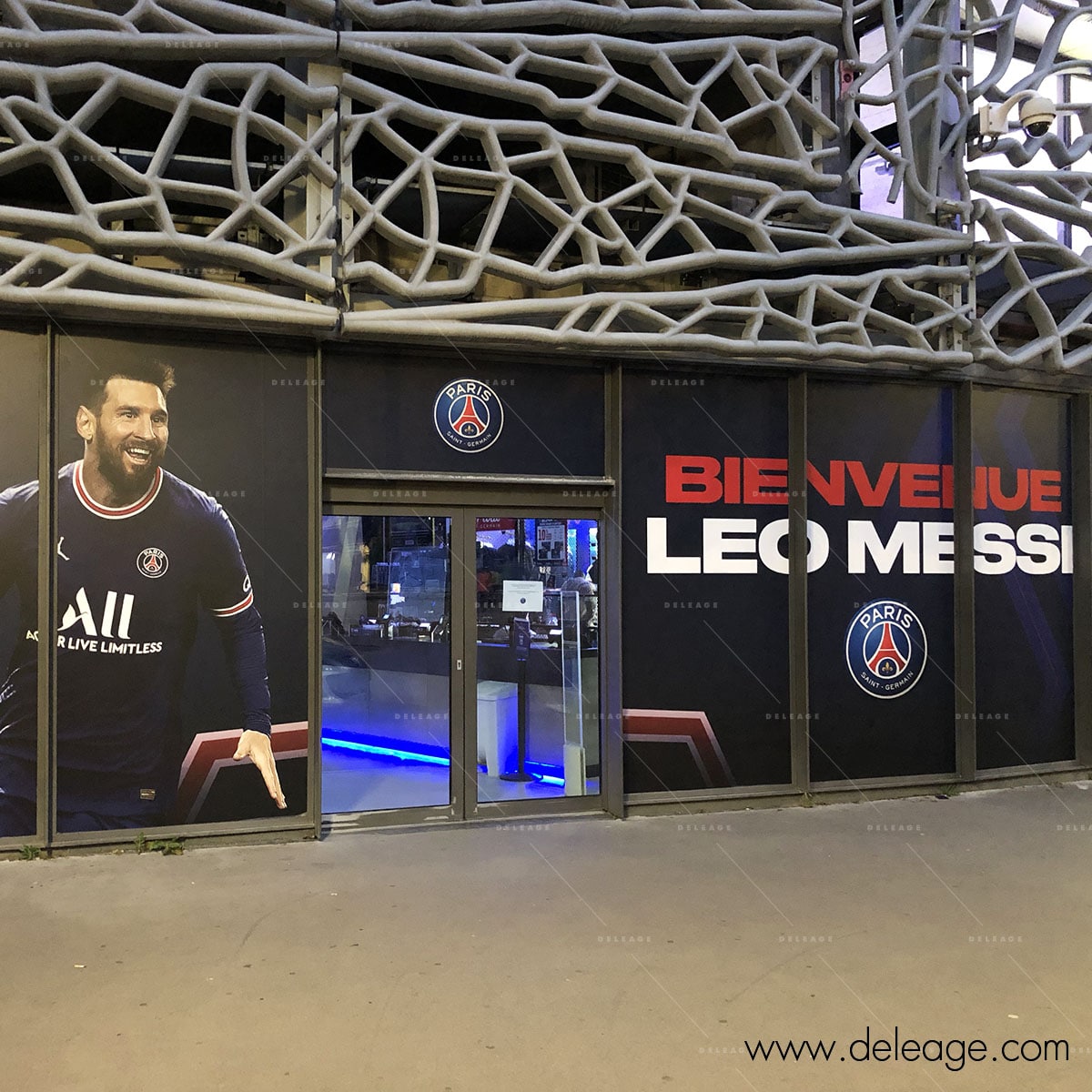 vitrine-psg-megastore-decoration-3 Décoration vitrine du PSG