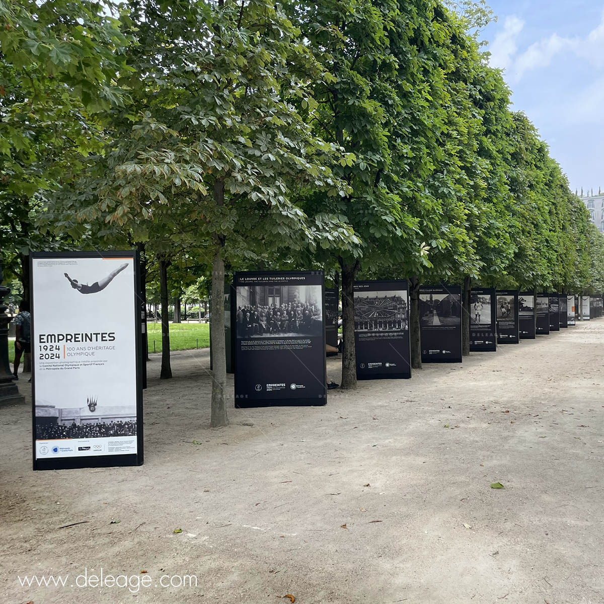 expo-sur-support-tours-et-pyramides Expo sur support tours et pyramides — Totem extérieur PYRAMIDE RENFORCEE M
