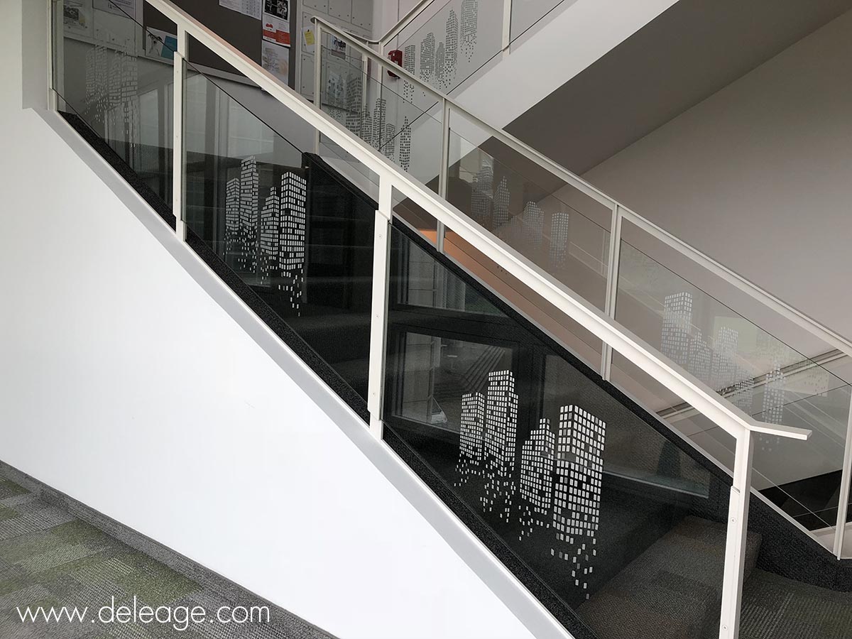 adhésif-sablé-sur-escalier Adhésif sable sur escalier — Décorez et aménagez vos bureaux