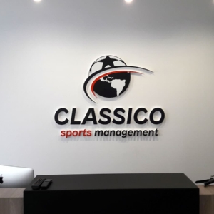 Classico sport management — Le logo CLASSICO SPORTS MANAGEMENT en volume polystyrène (vue 2)