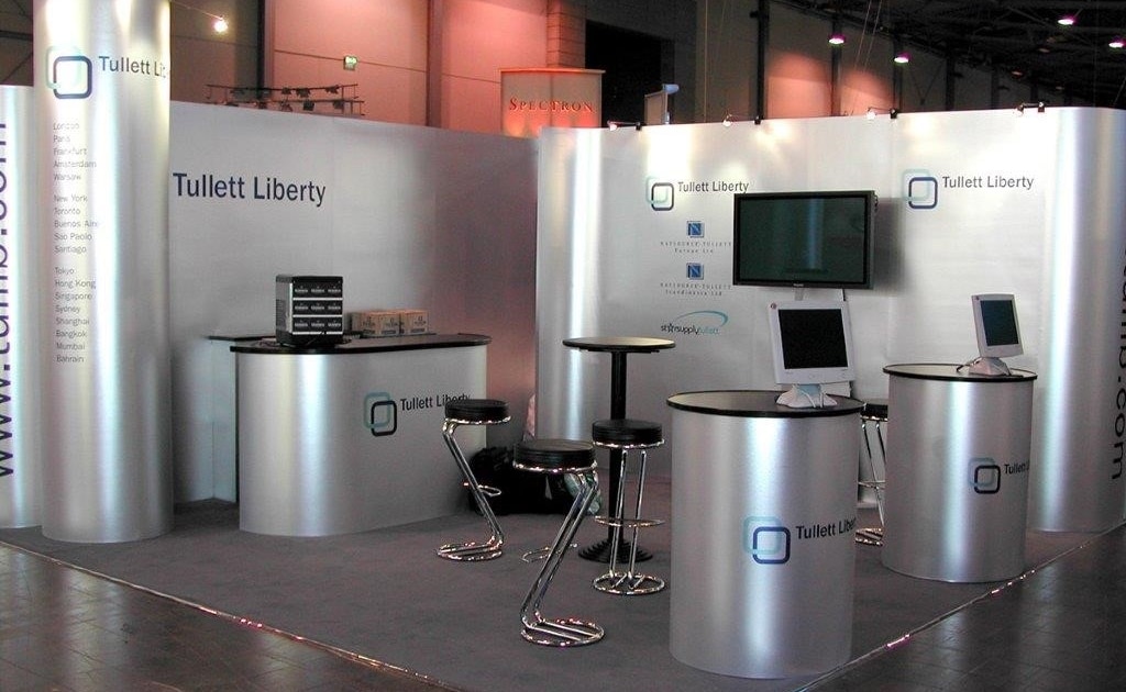 stand-modulaire-PVC Stand modulaire PVC — Quel est le rôle du standiste ?