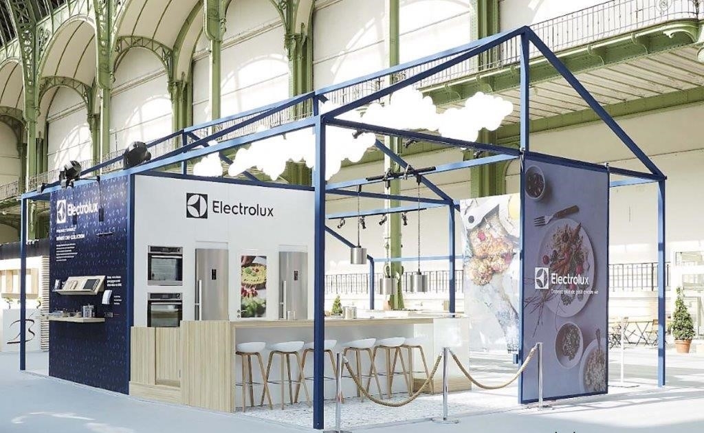 stand-modulaire-serrurerie Stand modulaire serrurerie — Quel est le rôle du standiste ?