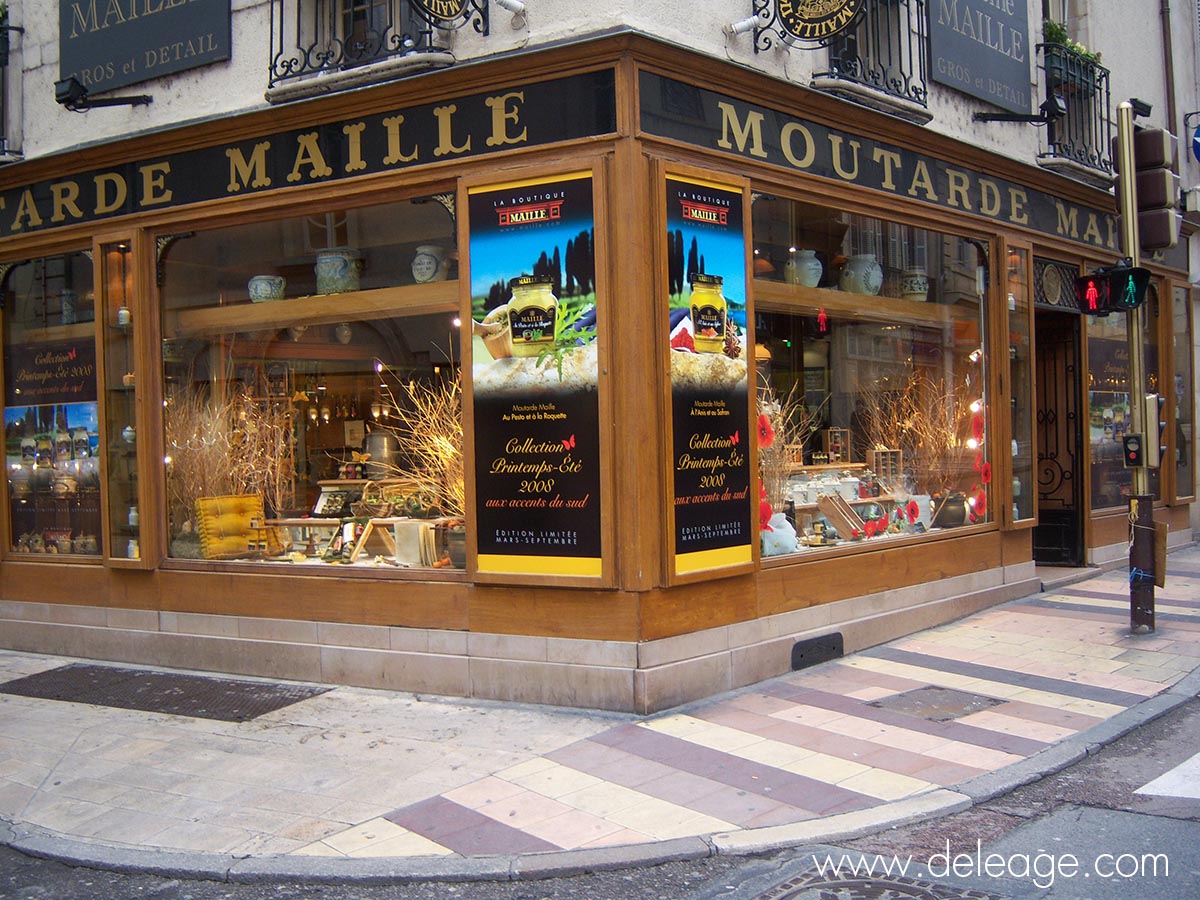 vitrine-magasin-maille Vitrine magasin maille — Décorez votre boutique, vitrine ou centre commercial