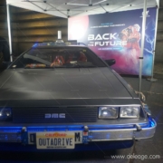 Tente pliable avec photocall — Une tente 3x3 en location pour un RETOUR VERS LE FUTUR !