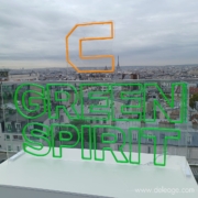 Logo neon — Une CONVENTION et une SOIRÉE parisienne pour COURIR !