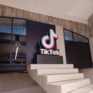 Logo 3D à lexterieur — Et si L’ORGANISATION DE VOTRE EVENEMENT devenait une belle expérience ?