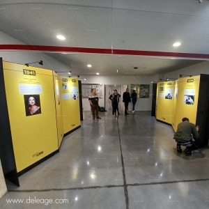Location panneaux d'expo — EXPOSITION TEMPORAIRE : le choix stratégique du panneau ZIG ZAG