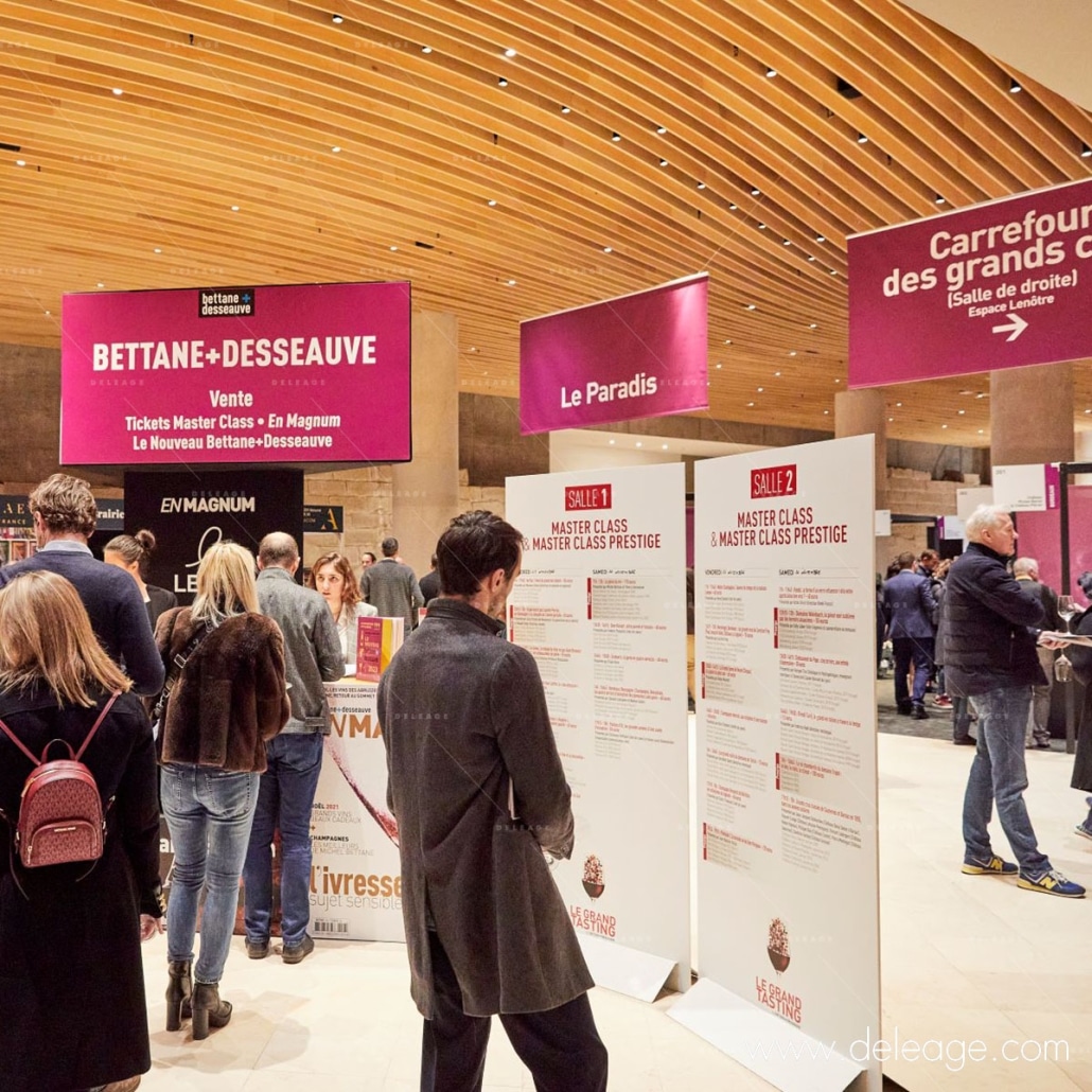 kakemonos-suspendu-sur-salon Kakémonos suspendu sur salon — 20 sur 20 pour la SIGNALETIQUE et la DECORATION du GRAND TASTING Paris