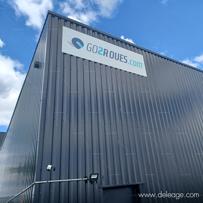 panneau-aluminium-pour enseigne-batiment Panneau aluminium pour enseigne batiment — ENSEIGNE et SIGNALETIQUE du nouveau siège social de GO 2 ROUES