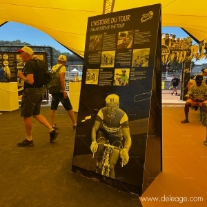 Pyramide ZIG-ZAG totem expo — EXPOSITION TOUR DE FRANCE : les PYRAMIDES DELEAGE sur L’ETAPE DU TOUR .