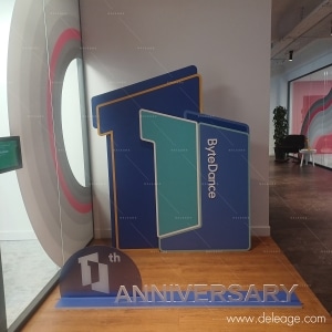 Trophee logo EN volume — Une SIGNALETIQUE en VOLUME pour l’anniversaire ByteDance by TiK ToK
