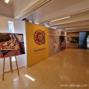 Tableau sur chevalet EN location — Route de la Soie : EXPOSITION PHOTOS à L’UNESCO signée l’Azerbaïdjan
