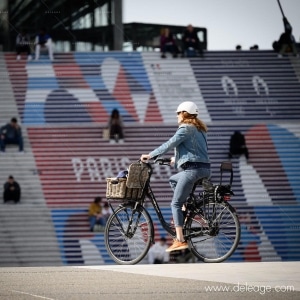 Grande Arche contre marche — DECOR MONUMENTAL SUR L’ESCALIER de la Grande Arche pour les JOP 2024