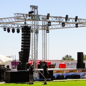 Décors concert spectacle — Réalisez vos DECORS et votre SIGNALETIQUE pour vos concerts et spectacles