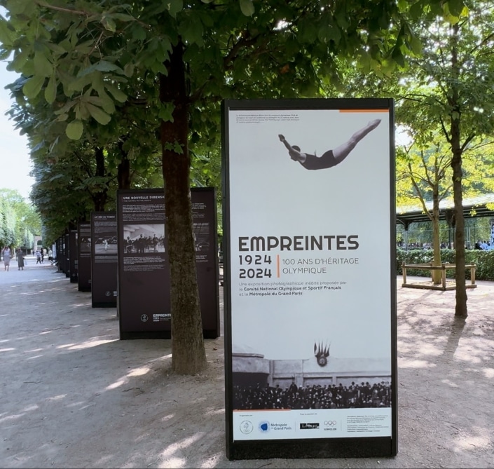 pyramide-zigzag-metalique Pyramide ZIG-ZAG metalique — La grande EXPOSITION EXTERIEURE des JO PARIS 2024