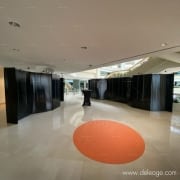 Location de cloison d'exposition pour tableau — Une EXPOSITION d'œuvres d’art au siège de Bouygues Challenger