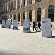 Totem extérieur place vandome — Comment EXPOSER en plein centre-ville ?