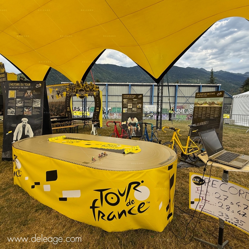 Totem-expo-exterieure (1) Totem expo extérieure — Le stand officiel de l’ETAPE DU TOUR 2025