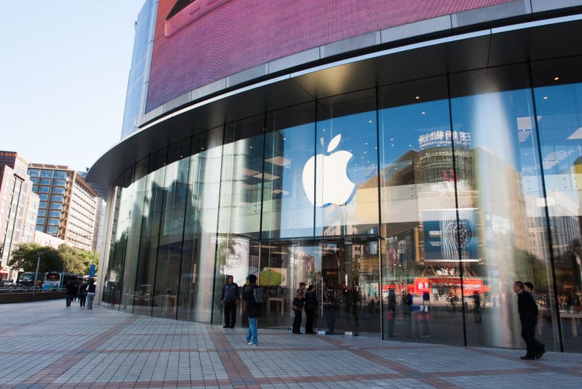 Apple Store at Wangfujing Street in Beijing Comment choisir le bon présentoir pour votre commerce ?