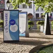 Totems d’exposition en extérieur avec visuels Dibond réalisés par Deleage pour Batorama