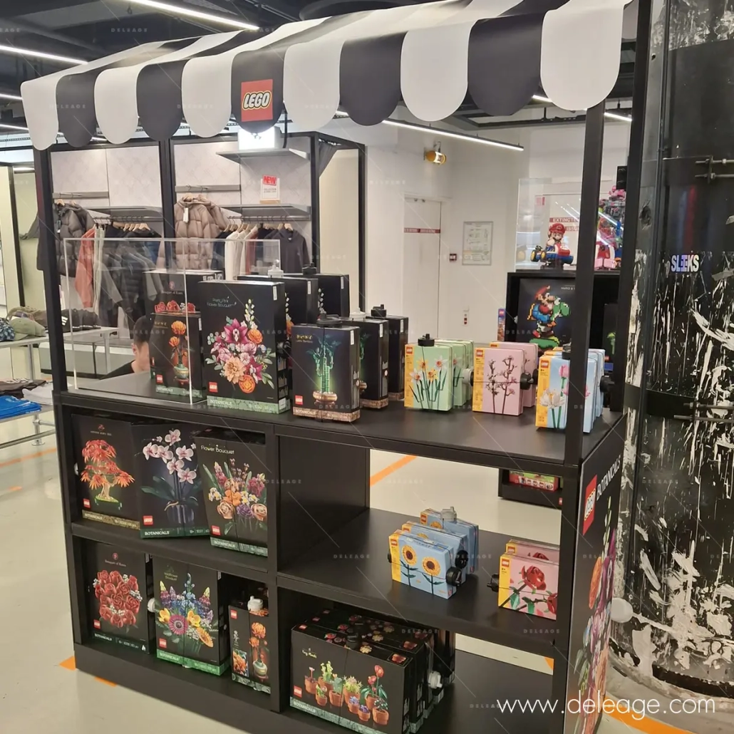 Comptoir LEGO – PLV sur mesure Citadium Comptoir PLV LEGO – Installation Citadium Paris
