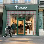 Vitrine tartan de la boutique Faguo Faubourg Saint-Antoine en vitrophanie easydot.