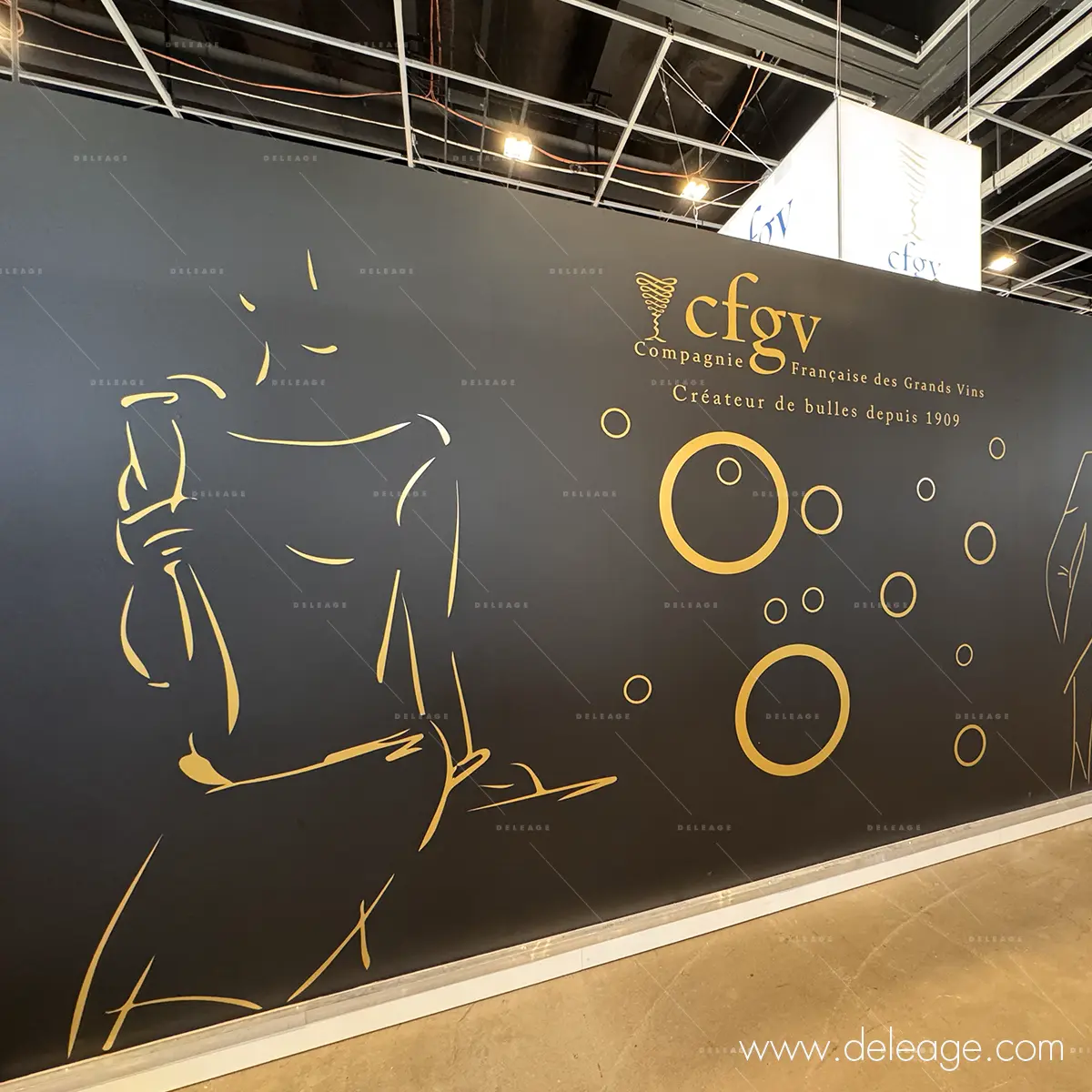 4-habillage-mural-vinyle-stand-salon-wines-paris-2026-1 4 habillage mural vinyle stand salon wines paris