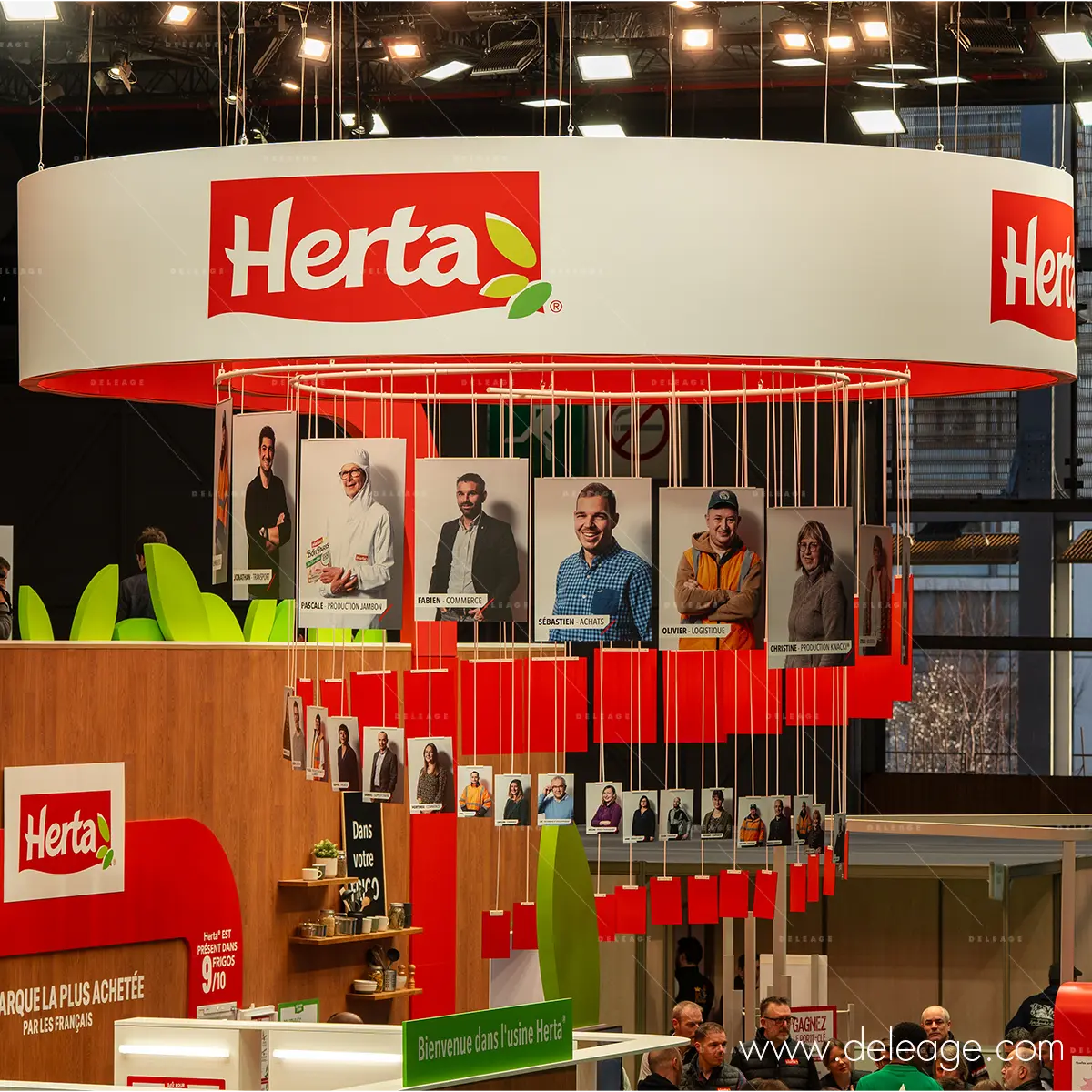 signaletique-stand-herta-sia-2026-bandeau-suspendu-galerie-portraits Signalétique stand herta sia 2026 bandeau suspendu galerie portraits