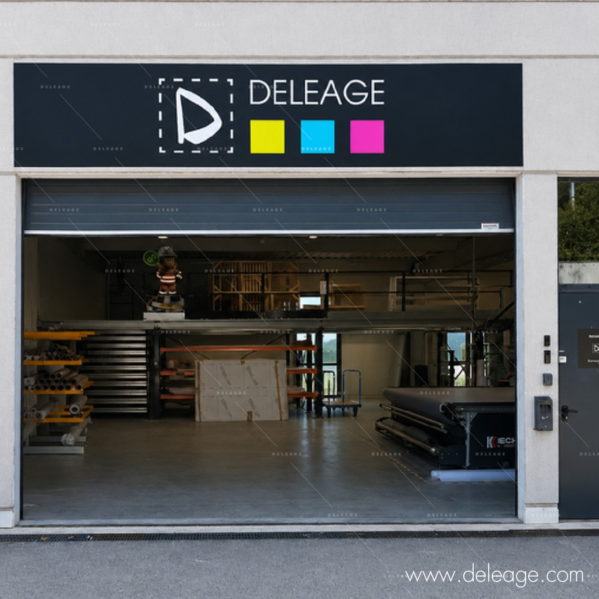 1-atelier-deleage-grasse-sud-est-facade Façade du nouvel atelier DELEAGE à Grasse (06), enseigne DELEAGE